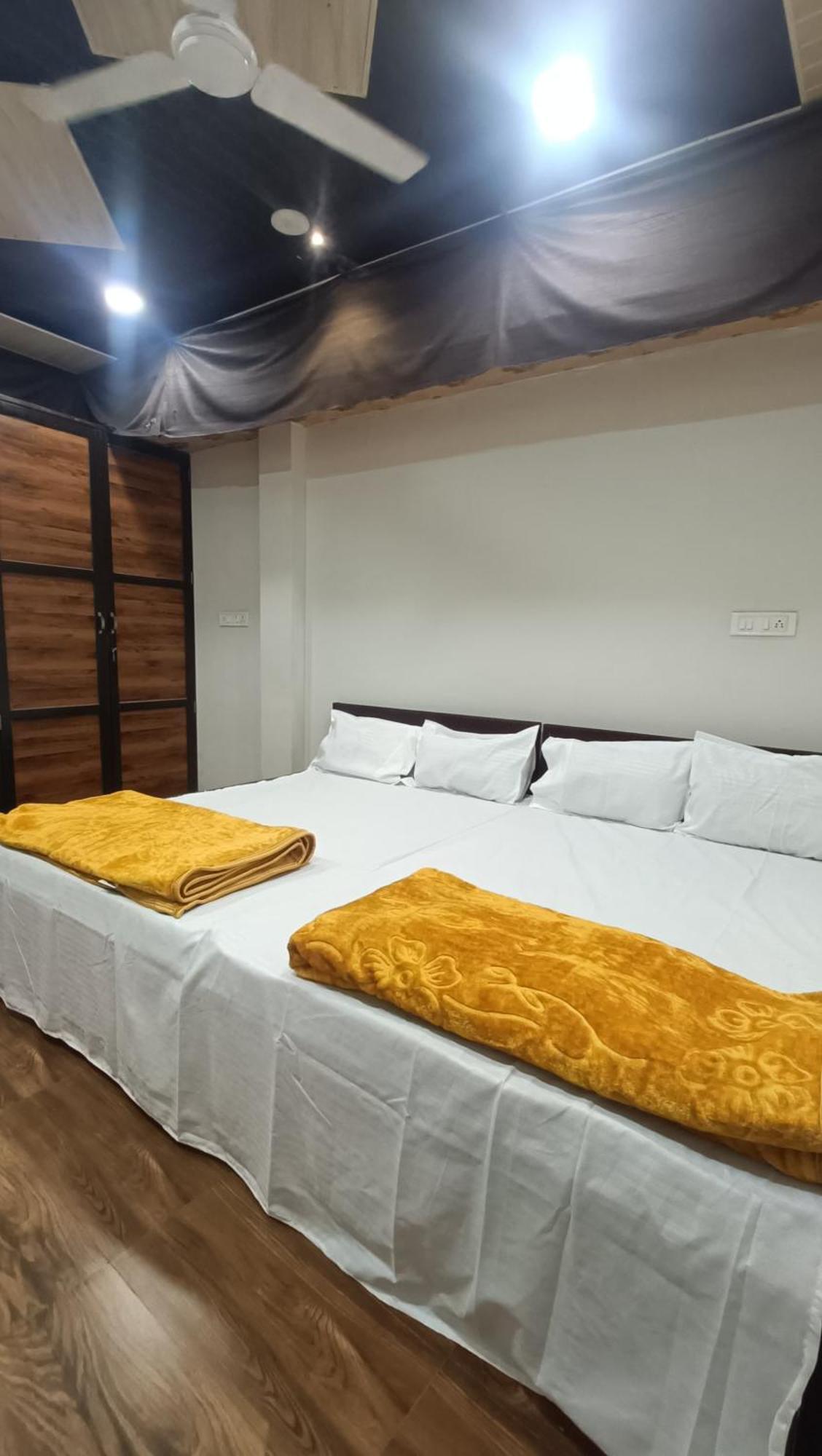 Mangaldeep Guest House 우자인 외부 사진